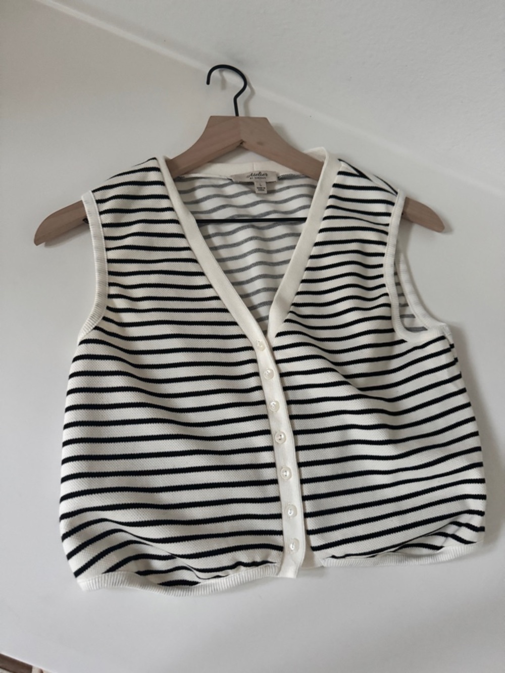 Striped Sleeveless Button-Front Cardigan Vest - Black & White